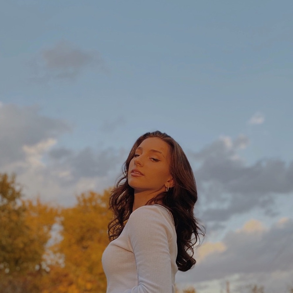 Meet your Posher, Adrianna